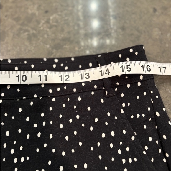 cabi 6636 NWOT Pasadena Shorts Black White Polka Dot Size 8. Slit Pockets Front - Picture 8 of 9